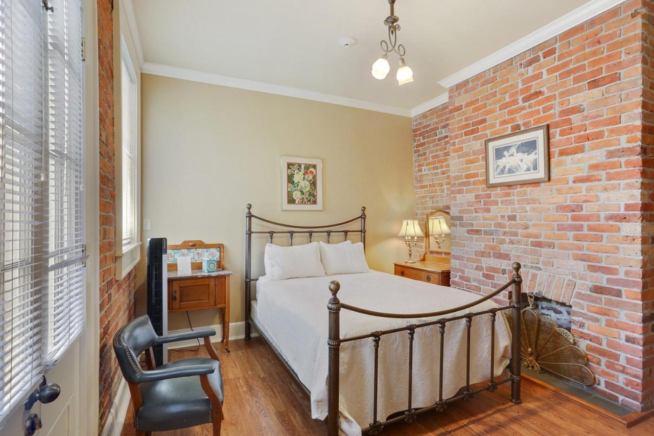 Grenoble House Hotel New Orleans Exterior photo